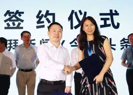 當(dāng)澎湃新聞?dòng)錾辖袢疹^條，專業(yè)內(nèi)容也需要“渠道制勝”