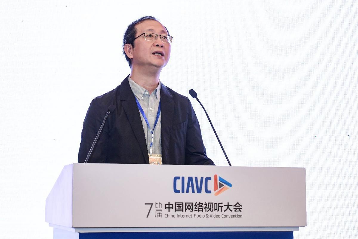 清華大學(xué)教授、中國電影家協(xié)會副主席尹鴻尹：向上向善向美向前：主流創(chuàng)作的“四向”原則